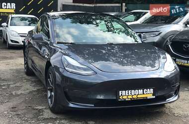 Седан Tesla Model 3 2020 в Львове