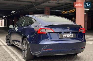 Седан Tesla Model 3 2021 в 