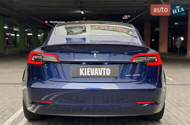 Седан Tesla Model 3 2021 в 