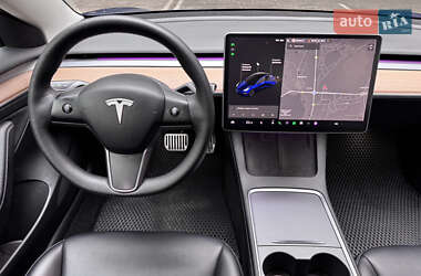 Седан Tesla Model 3 2021 в 