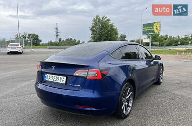 Седан Tesla Model 3 2021 в 