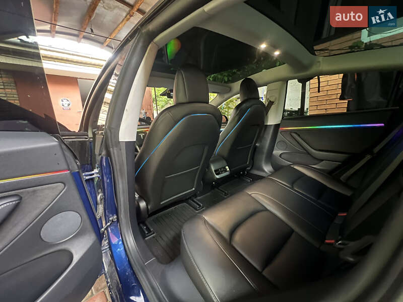 Седан Tesla Model 3 2021 в Києві