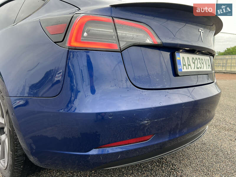 Седан Tesla Model 3 2021 в Києві