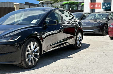 Седан Tesla Model 3 2024 в 