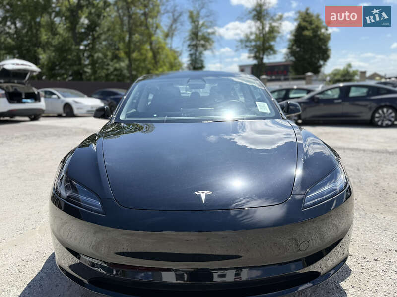 Седан Tesla Model 3 2024 в Вінниці
