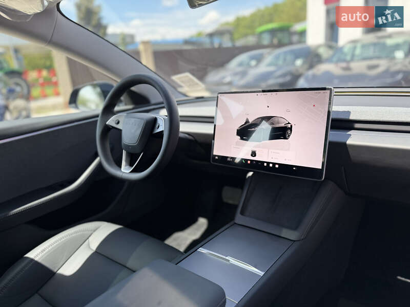 Седан Tesla Model 3 2024 в Вінниці