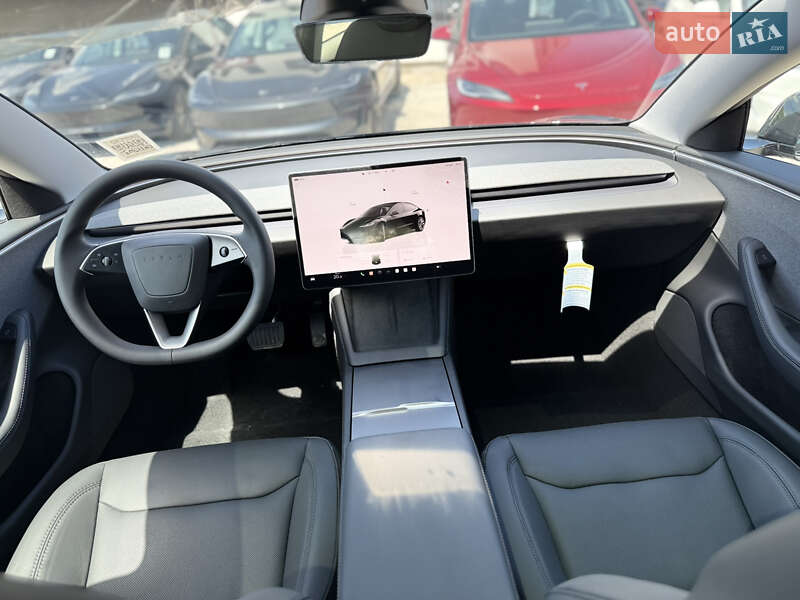 Седан Tesla Model 3 2024 в Вінниці