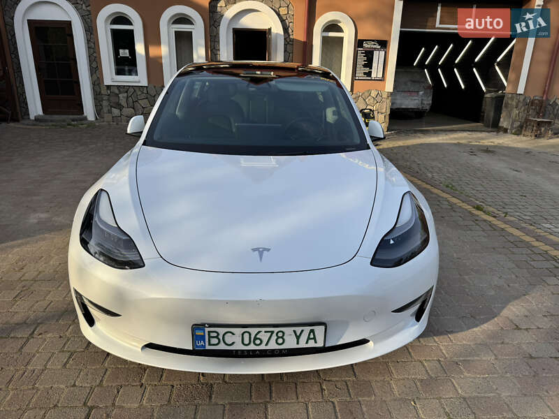 Седан Tesla Model 3 2022 в Львові
