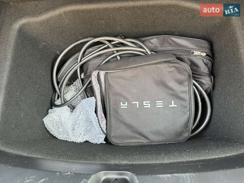 Седан Tesla Model 3 2022 в Львові