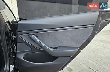 Седан Tesla Model 3 2019 в 