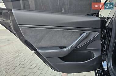 Седан Tesla Model 3 2019 в 