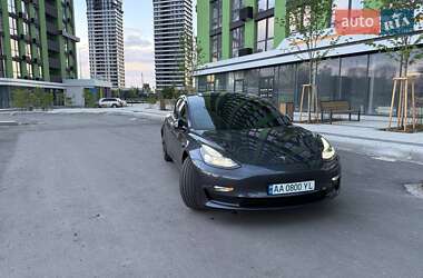 Седан Tesla Model 3 2021 в 