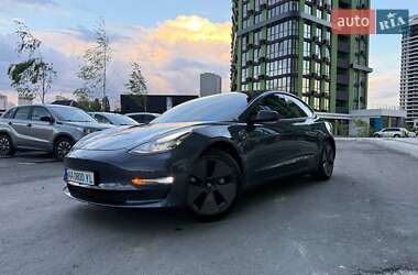 Седан Tesla Model 3 2021 в 