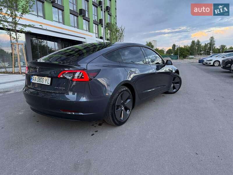 Седан Tesla Model 3 2021 в Киеве