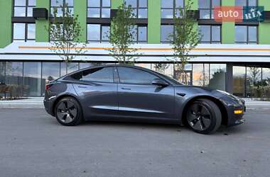 Седан Tesla Model 3 2021 в 