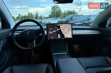 Седан Tesla Model 3 2021 в 