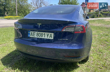 Седан Tesla Model 3 2019 в 