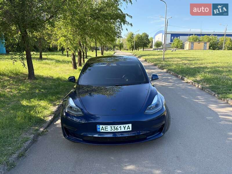 Седан Tesla Model 3 2022 в Кривому Розі