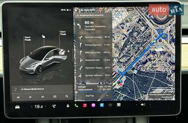 Седан Tesla Model 3 2022 в 