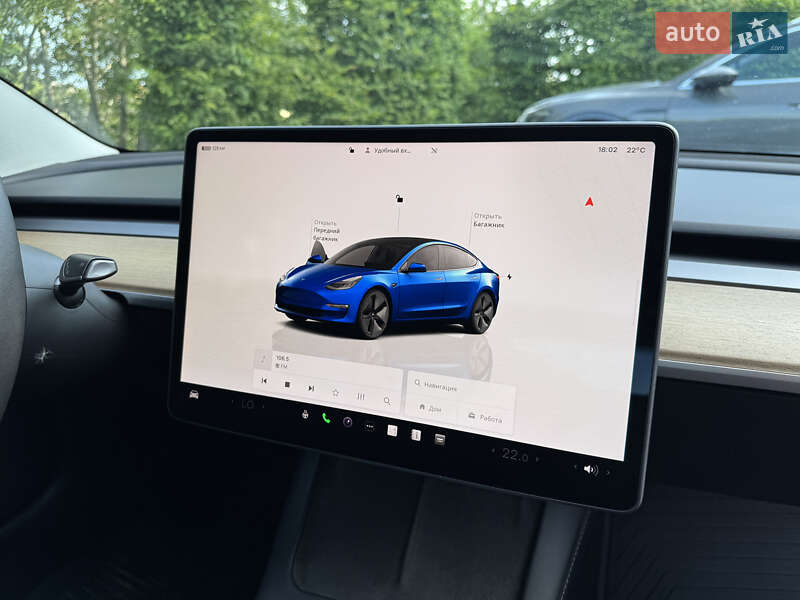 Седан Tesla Model 3 2022 в Киеве