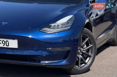 Седан Tesla Model 3 2018 в 