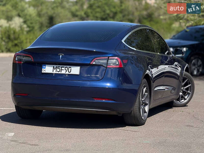 Седан Tesla Model 3 2018 в Кривому Розі