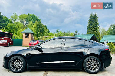 Седан Tesla Model 3 2021 в 