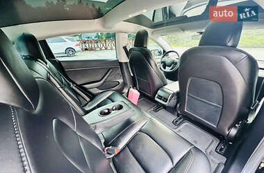 Седан Tesla Model 3 2021 в 