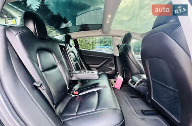 Седан Tesla Model 3 2021 в 
