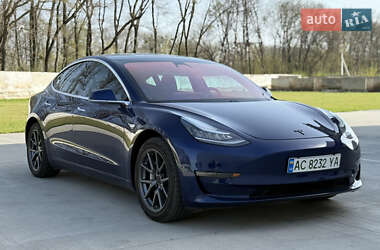 Седан Tesla Model 3 2019 в 