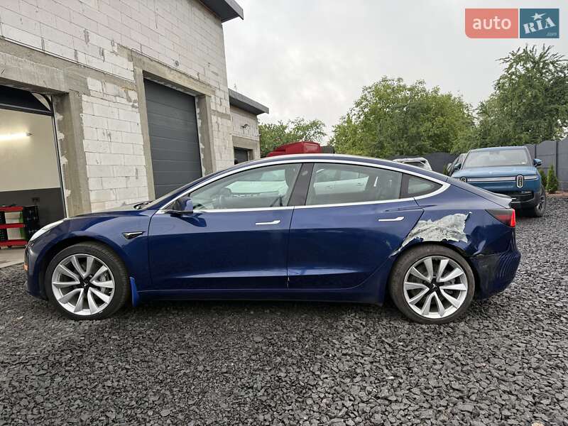 Седан Tesla Model 3 2018 в Луцке