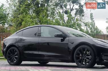 Седан Tesla Model 3 2021 в 