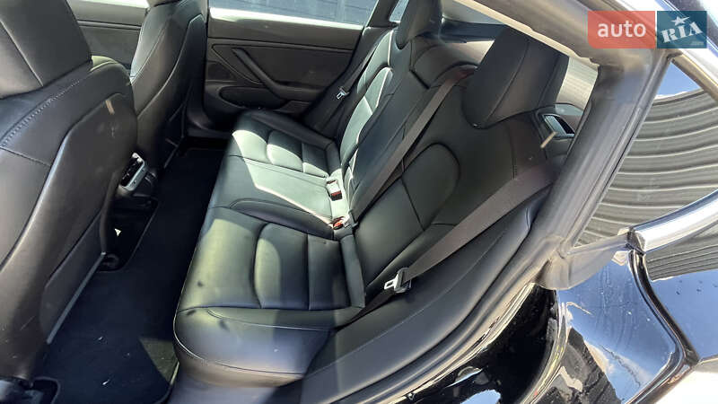 Седан Tesla Model 3 2018 в Києві