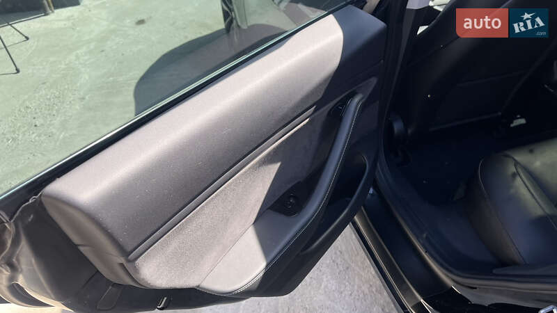 Седан Tesla Model 3 2018 в Києві