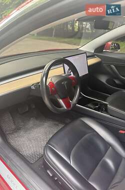Седан Tesla Model 3 2018 в 