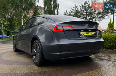 Седан Tesla Model 3 2023 в 