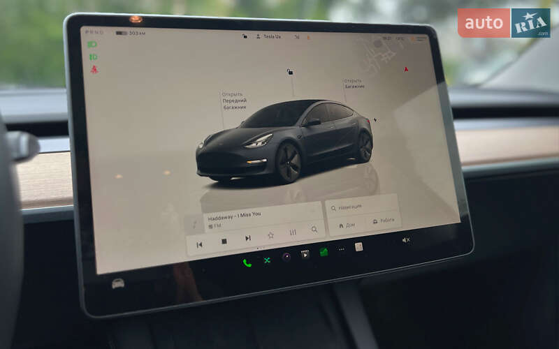 Седан Tesla Model 3 2023 в Львові