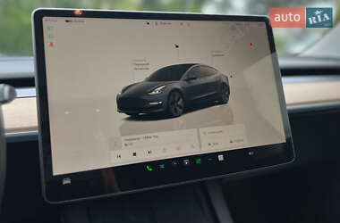Седан Tesla Model 3 2023 в 
