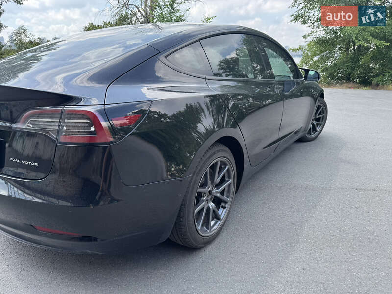 Седан Tesla Model 3 2019 в Днепре