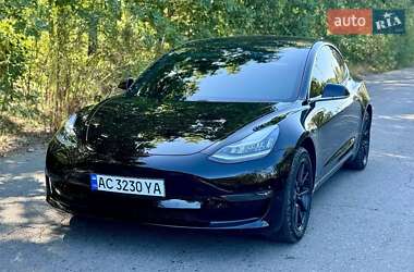 Седан Tesla Model 3 2018 в Львове