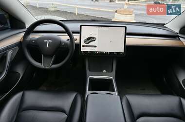 Седан Tesla Model 3 2021 в 