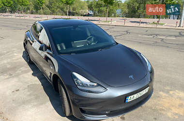 Седан Tesla Model 3 2020 в Києві