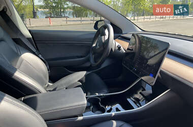 Седан Tesla Model 3 2020 в 