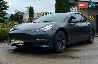 Седан Tesla Model 3 2021 в 
