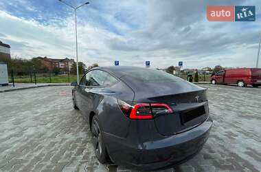 Седан Tesla Model 3 2021 в 