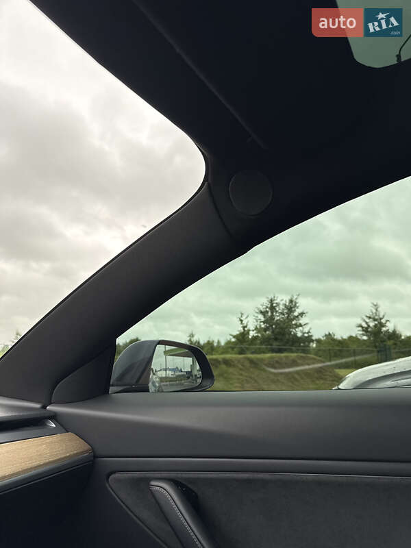 Седан Tesla Model 3 2019 в Львові фото 20 Седан Tesla Model 3 2019 в Львові