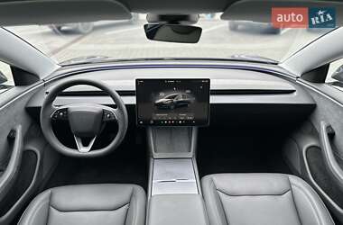 Седан Tesla Model 3 2024 в 