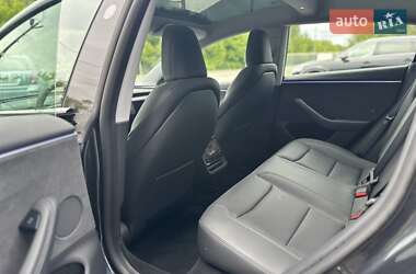 Седан Tesla Model 3 2024 в 