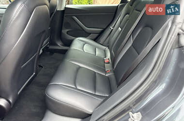 Седан Tesla Model 3 2021 в 