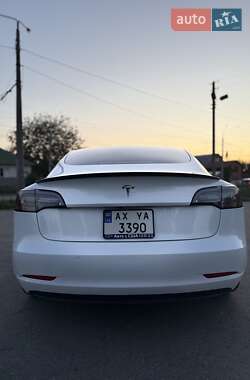 Седан Tesla Model 3 2019 в 